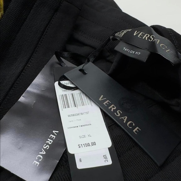 New VERSACE
Barocco Logo Sweatpants - Picture 4 of 10